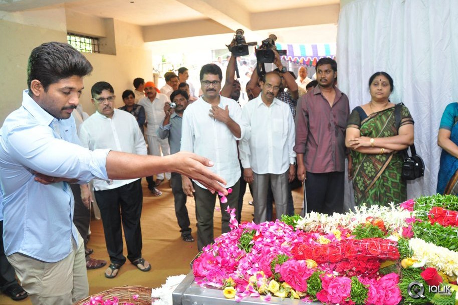 Celebrities-Pay-Homage-To-Edida-Nageswara-Rao